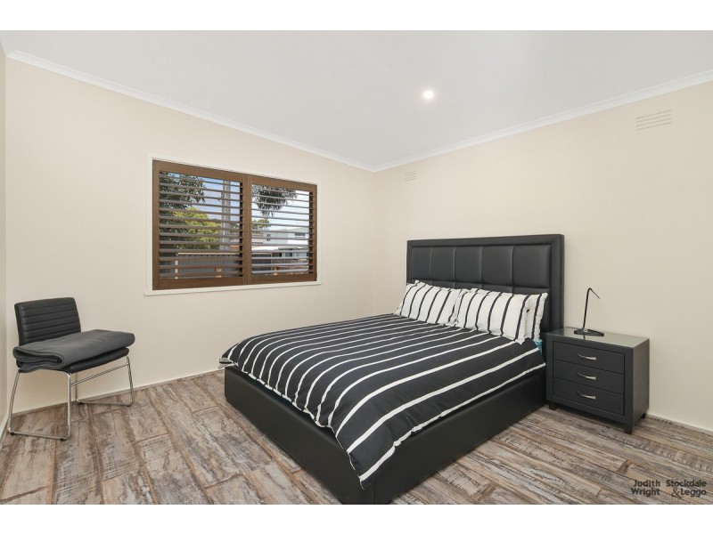 16 McKenzie Road, Cowes VIC 3922