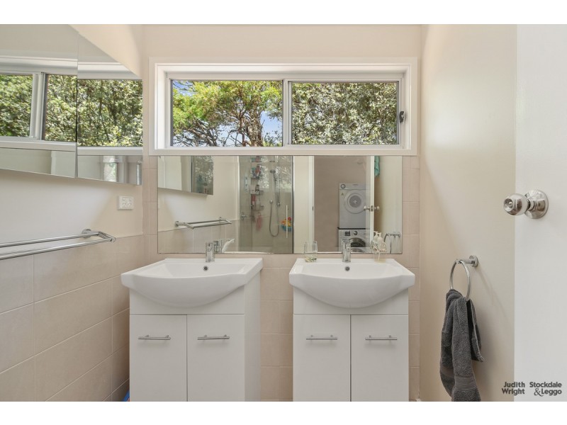 16 McKenzie Road, Cowes VIC 3922