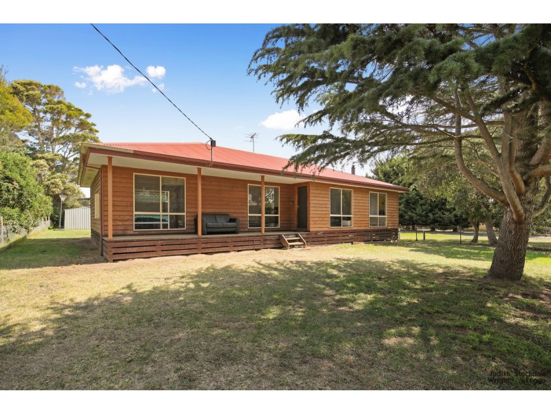 9 Rita Avenue, Cowes VIC 3922