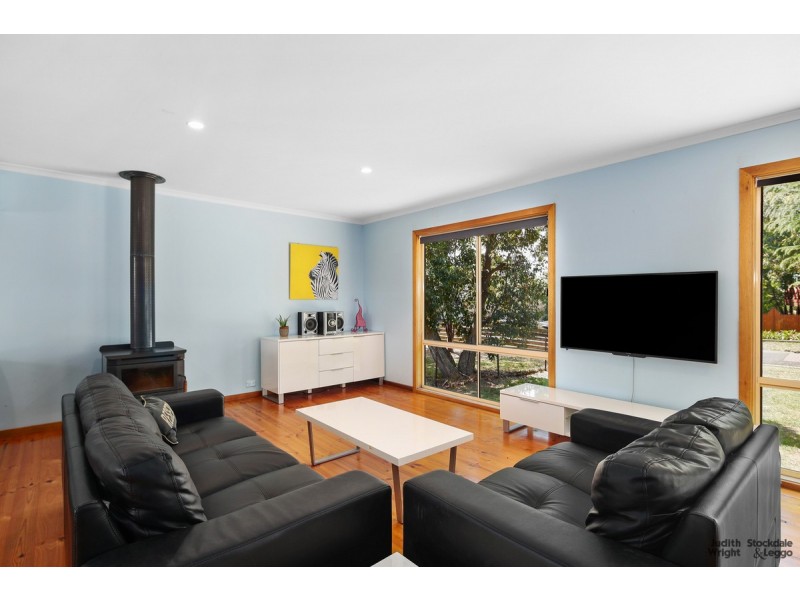 9 Rita Avenue, Cowes VIC 3922