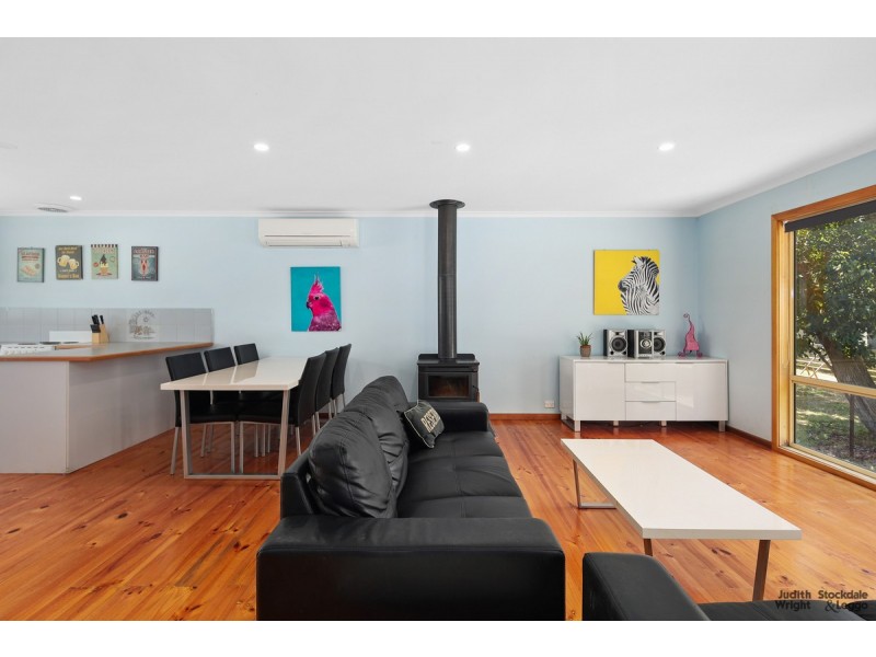 9 Rita Avenue, Cowes VIC 3922