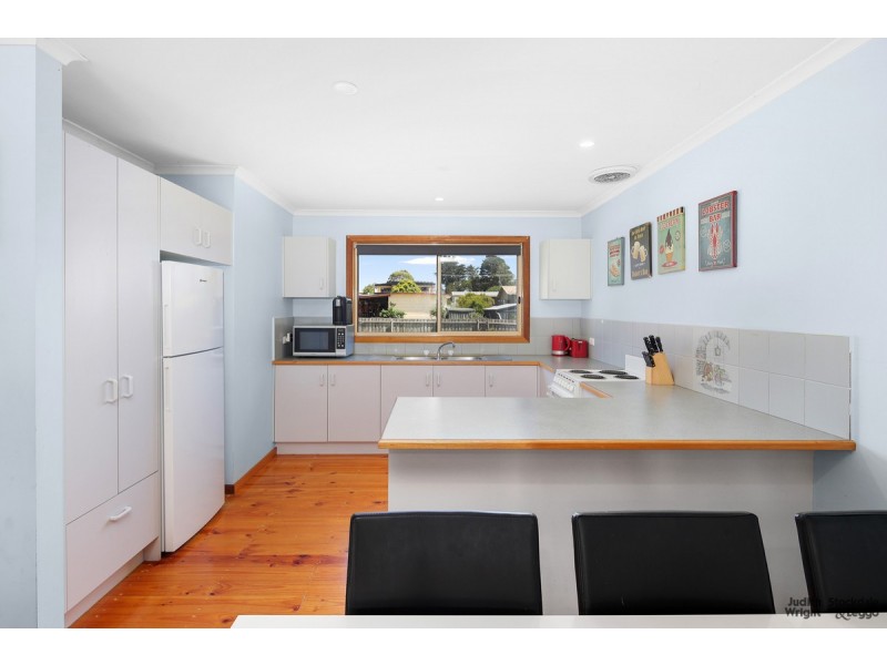 9 Rita Avenue, Cowes VIC 3922