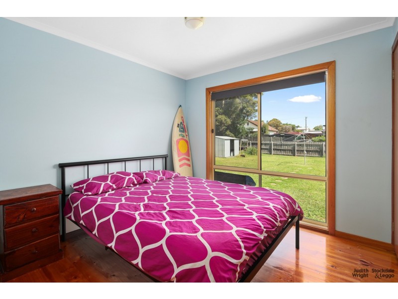 9 Rita Avenue, Cowes VIC 3922