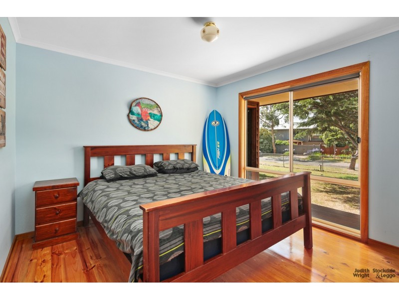 9 Rita Avenue, Cowes VIC 3922