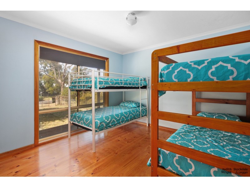 9 Rita Avenue, Cowes VIC 3922
