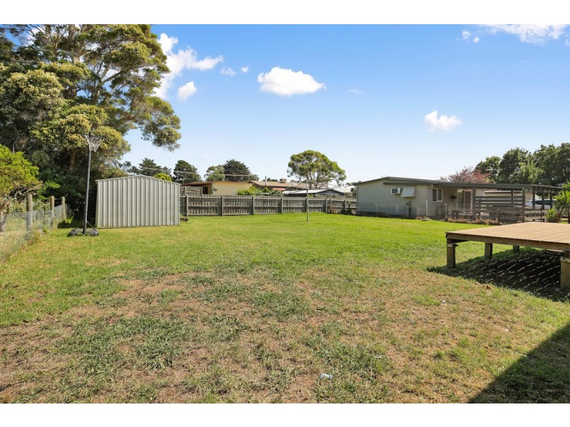 9 Rita Avenue, Cowes VIC 3922