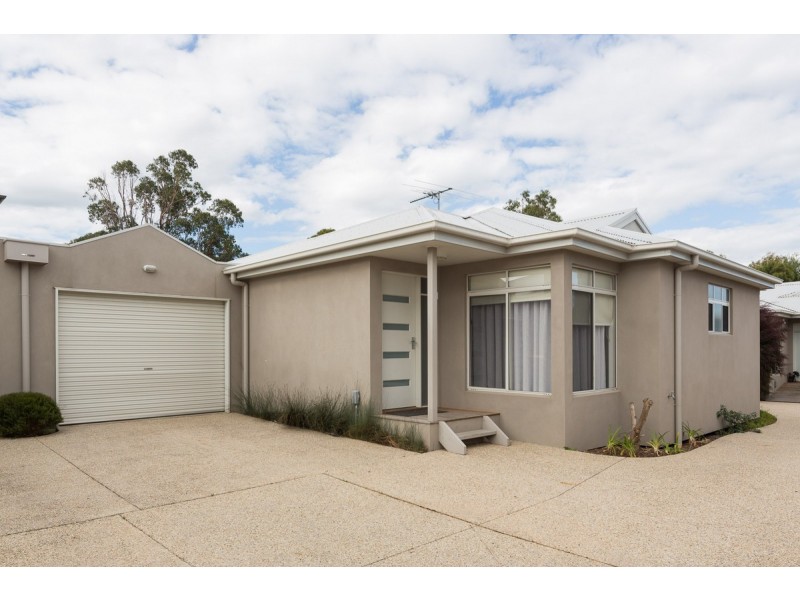 2/27 Jenner Avenue, Cowes VIC 3922
