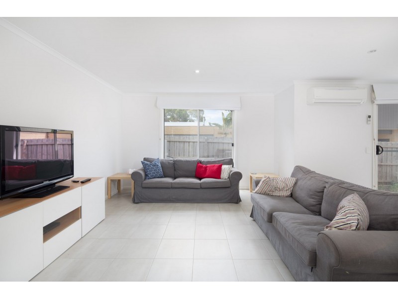 2/27 Jenner Avenue, Cowes VIC 3922