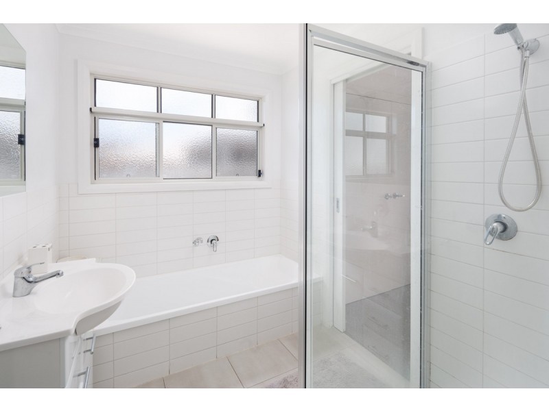 2/27 Jenner Avenue, Cowes VIC 3922