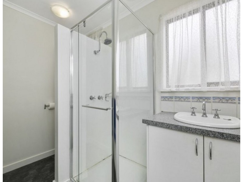 1 Sunseeker Court, Cowes VIC 3922