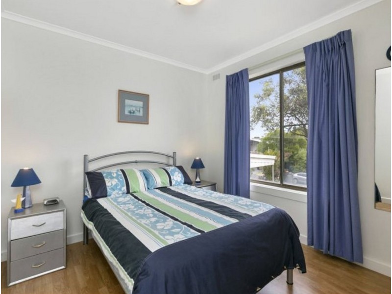 1 Sunseeker Court, Cowes VIC 3922