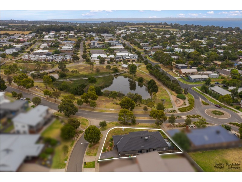 1 Curlew Way, Cowes VIC 3922