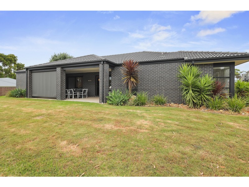 1 Curlew Way, Cowes VIC 3922