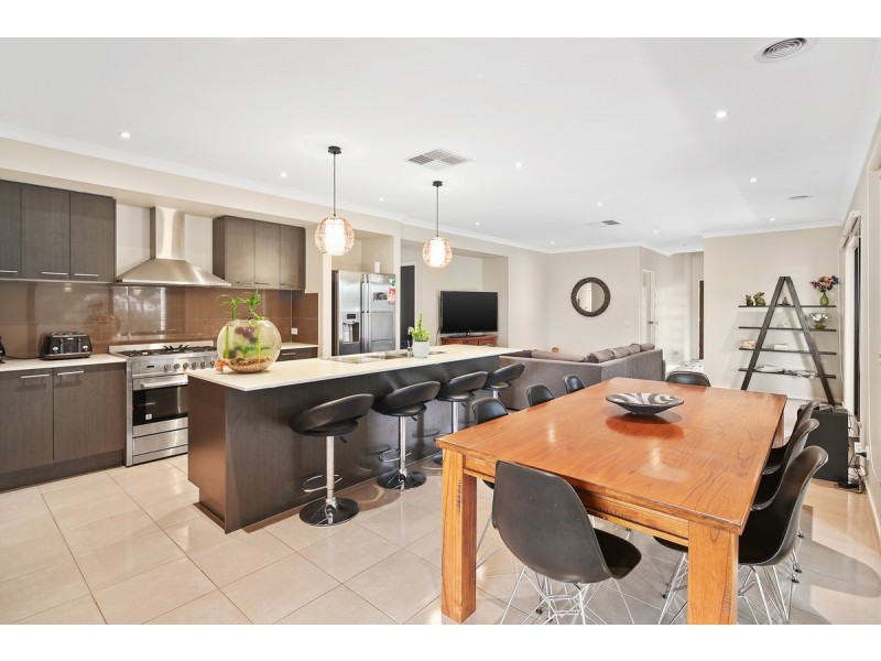 1 Curlew Way, Cowes VIC 3922