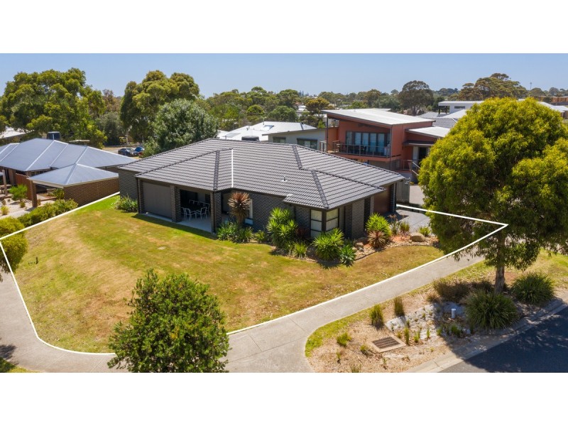 1 Curlew Way, Cowes VIC 3922