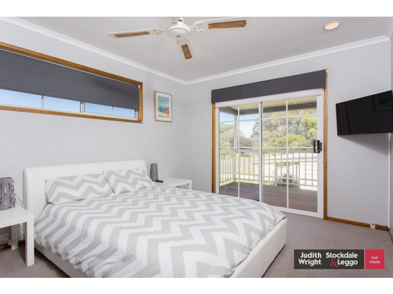 104 Scenic Drive, Cowes VIC 3922