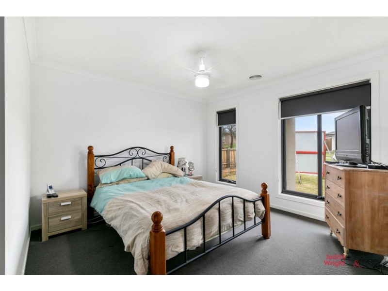 15 Elvington Avenue, Cowes VIC 3922