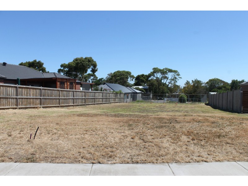 9 Curlew Way, Cowes VIC 3922