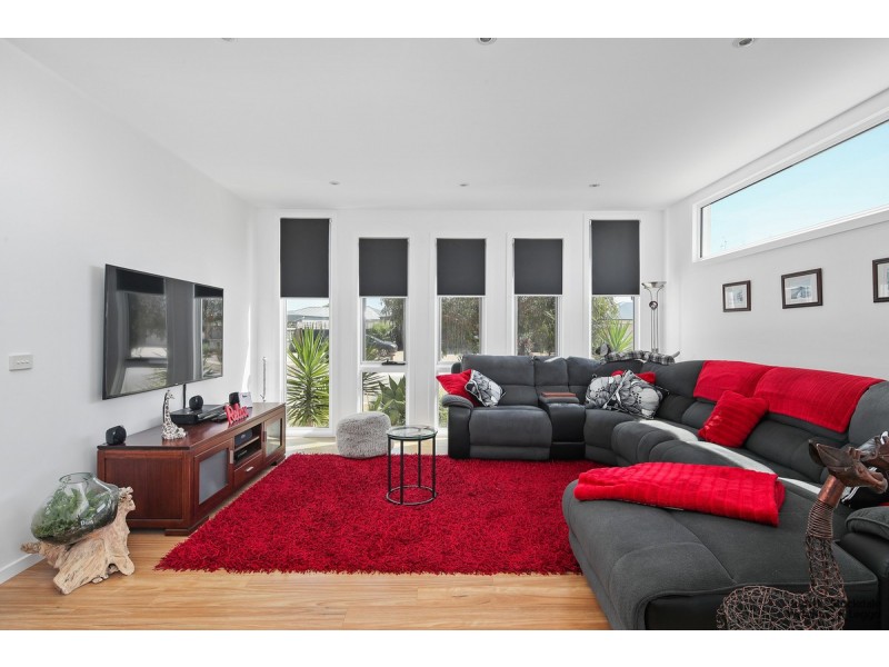 6 Grampian Boulevard, Cowes VIC 3922