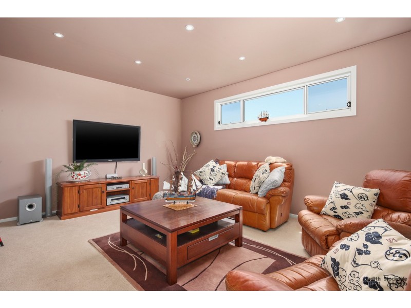 6 Grampian Boulevard, Cowes VIC 3922