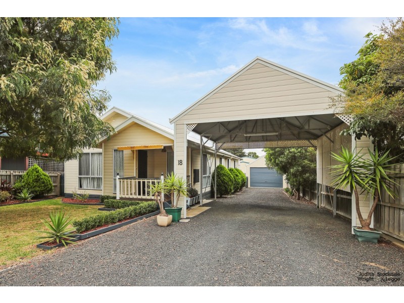 18 Mountain View Avenue, Ventnor VIC 3922