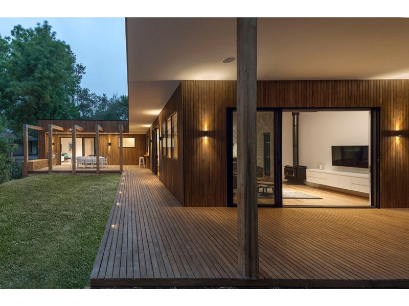 8 Woodland Avenue, Silverleaves VIC 3922