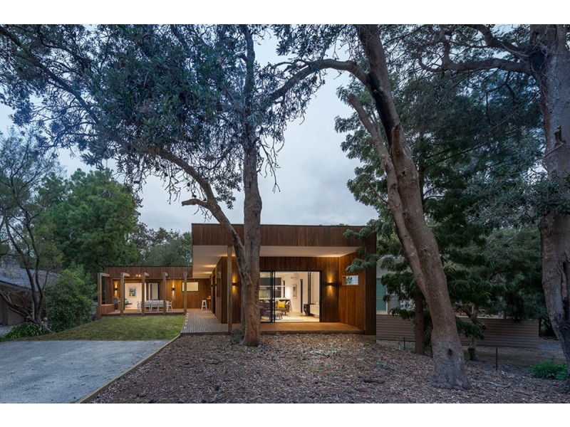 8 Woodland Avenue, Silverleaves VIC 3922