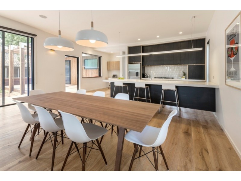 8 Woodland Avenue, Silverleaves VIC 3922