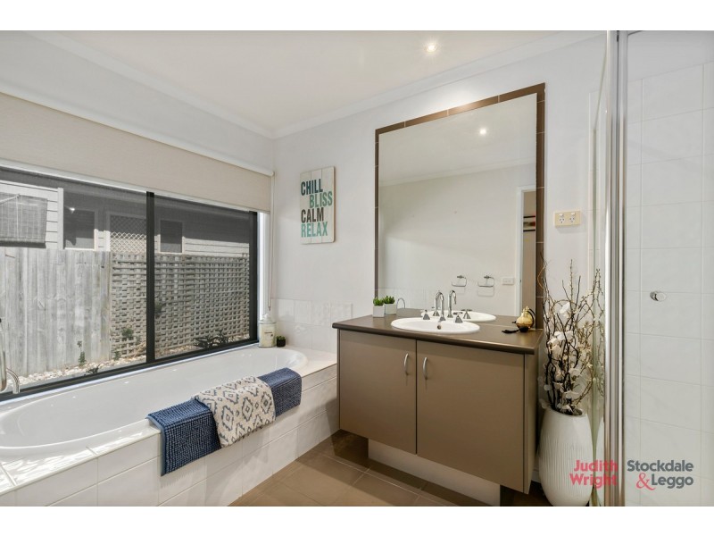 13 Anthony Court, Cowes VIC 3922