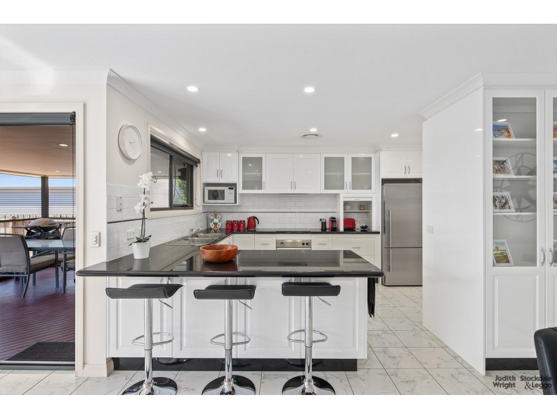 22 Anthony Court, Cowes VIC 3922