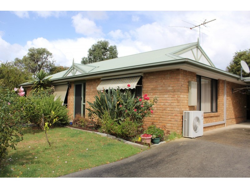 1/42 Walton Street, Cowes VIC 3922