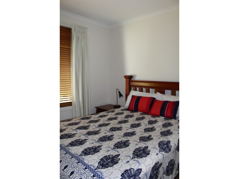 1/42 Walton Street, Cowes VIC 3922