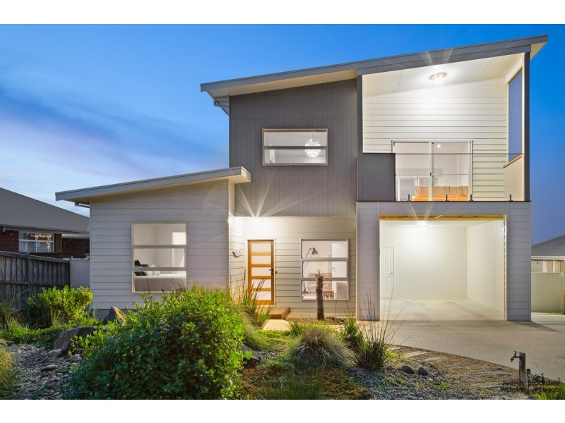 12 Echidna Grove, Cowes VIC 3922