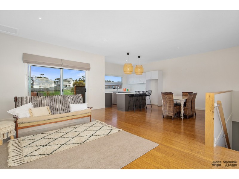 12 Echidna Grove, Cowes VIC 3922