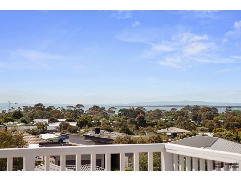12 Echidna Grove, Cowes VIC 3922