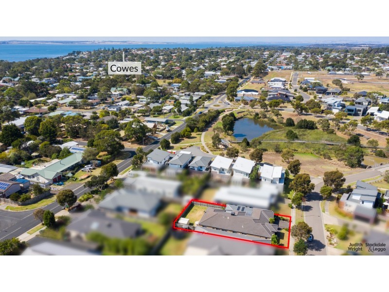 11 Dianella Way, Cowes VIC 3922