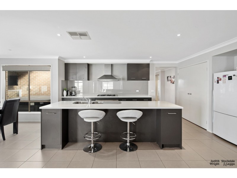 11 Dianella Way, Cowes VIC 3922