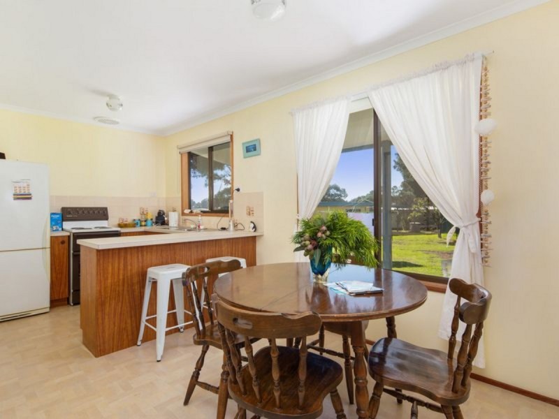 6 Seal Court, Cowes VIC 3922
