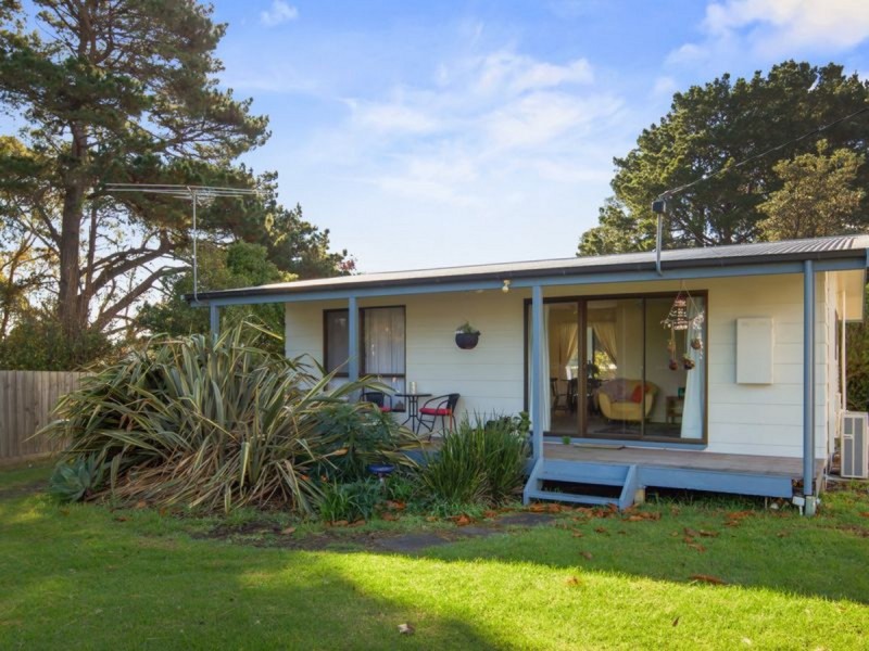 6 Seal Court, Cowes VIC 3922