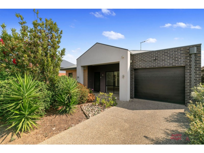 7 Whimbrel Way, Cowes VIC 3922
