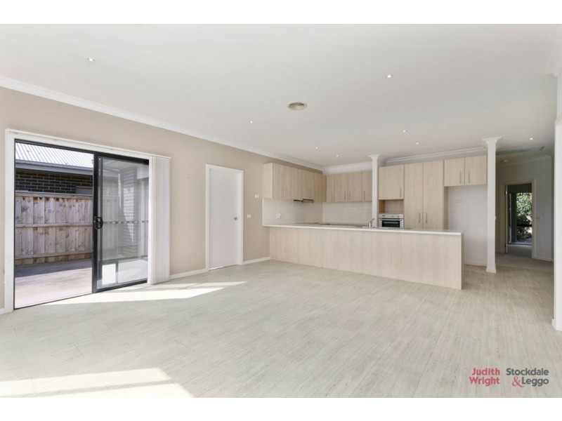 7 Whimbrel Way, Cowes VIC 3922