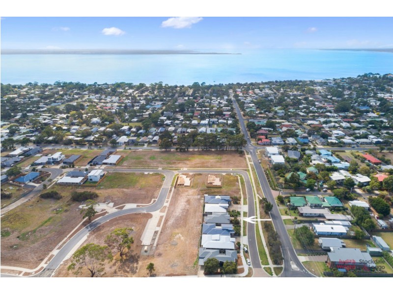 7 Whimbrel Way, Cowes VIC 3922