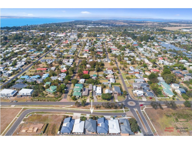7 Whimbrel Way, Cowes VIC 3922