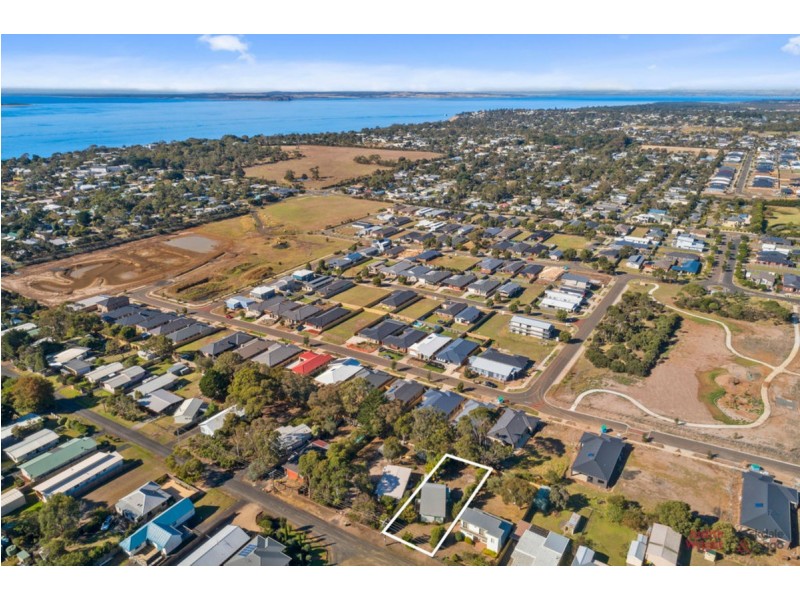 43 Scenic Drive, Cowes VIC 3922