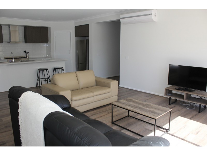 8 Norfolk Rise, San Remo VIC 3925