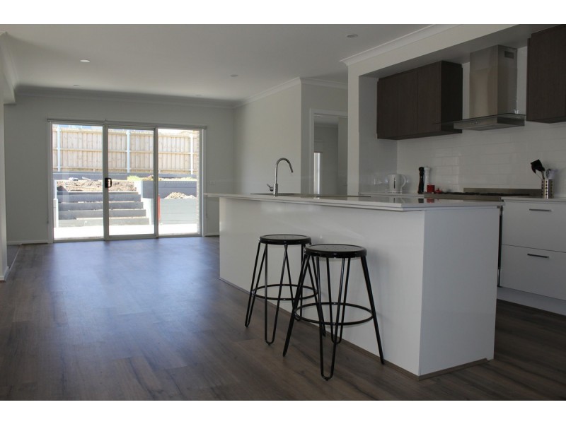 8 Norfolk Rise, San Remo VIC 3925