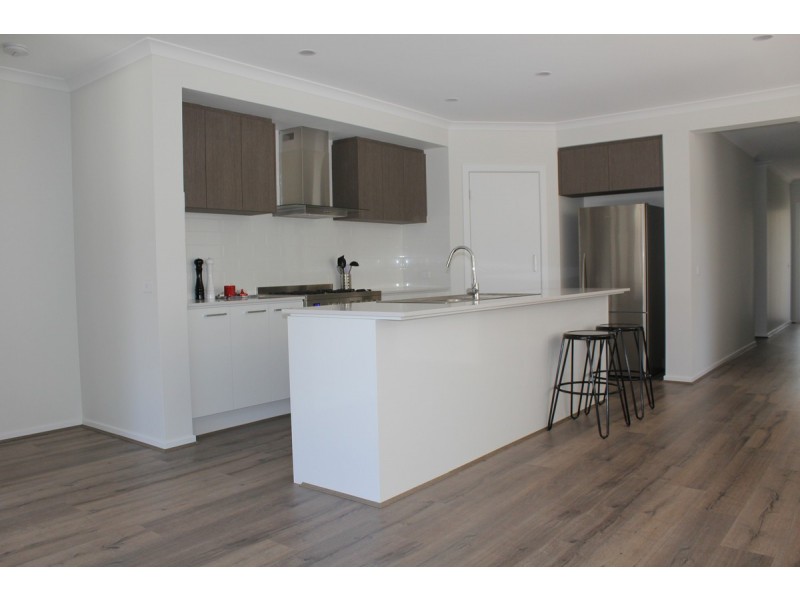 8 Norfolk Rise, San Remo VIC 3925