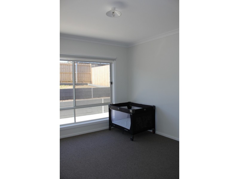 8 Norfolk Rise, San Remo VIC 3925