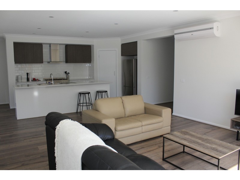 8 Norfolk Rise, San Remo VIC 3925