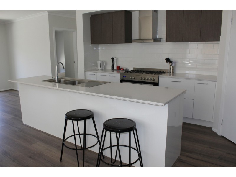 8 Norfolk Rise, San Remo VIC 3925